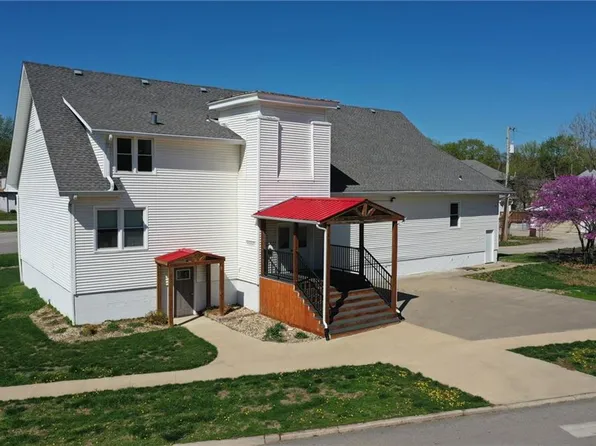 709 E Hyde Park Ave, Saint Joseph, MO 64504