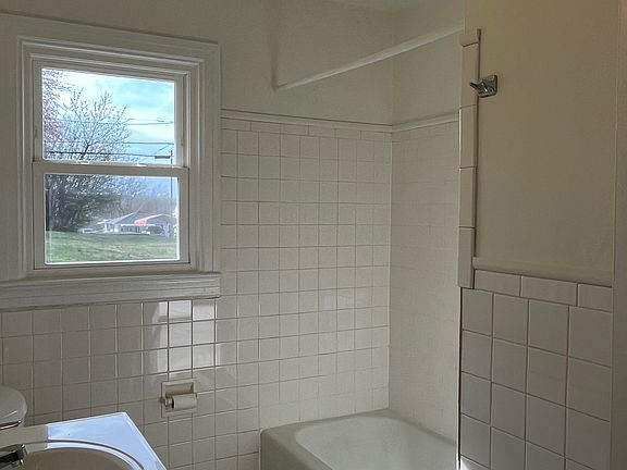 5th image of 1401 Walnut St
