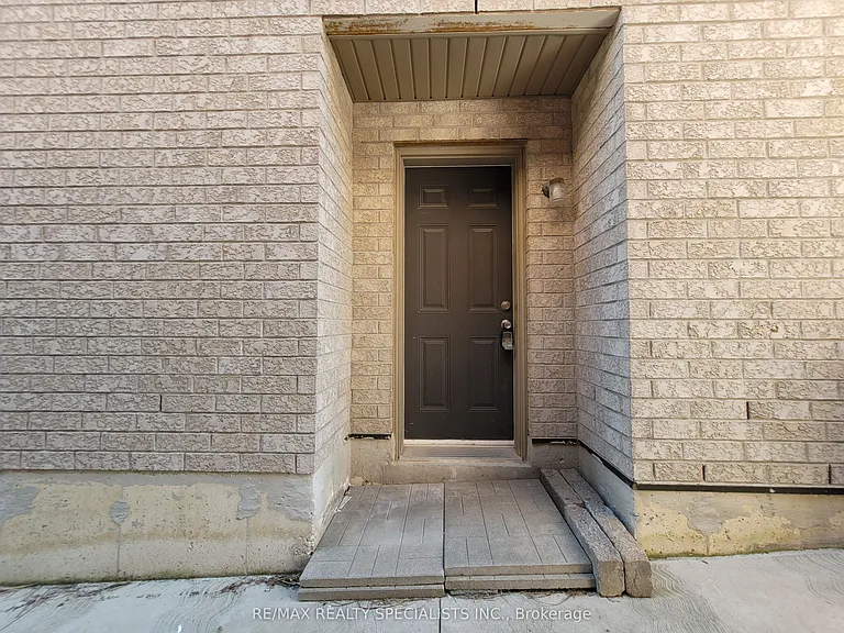 24 Blazing Star Dr #BASEMENT — Photo 2