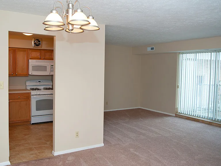 Rockside Park Towers — Photo 8