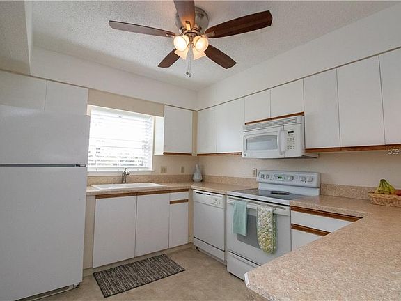 2nd image of 200 Rotonda Blvd W APT A6