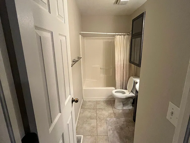 1470 W Alaska Pl — Photo 16