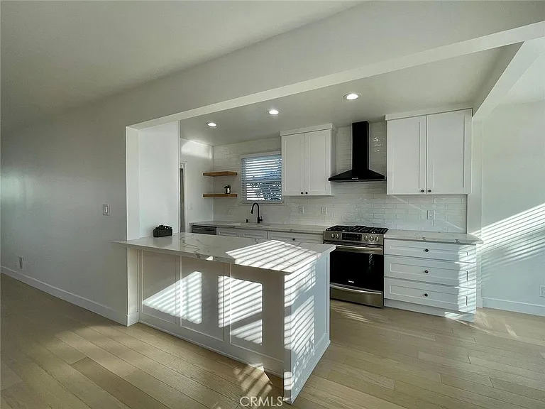 5427 W 135th St — Photo 4