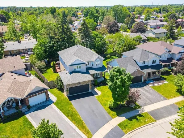 72 Beardmore Cres, Halton Hills, ON L7J 2Z1
