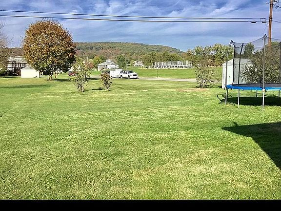3rd image of 1319 Spruce St
