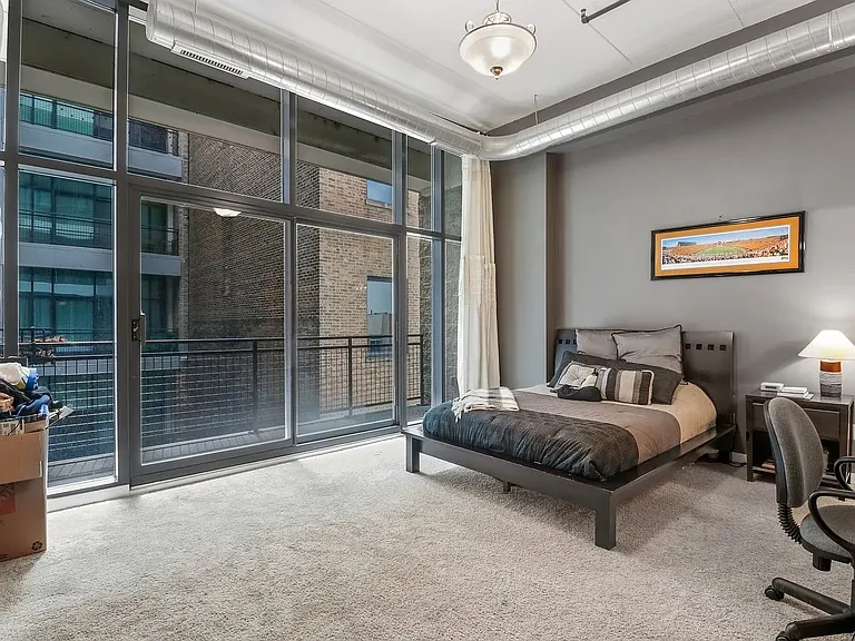 1224 W Van Buren St #413 — Photo 8