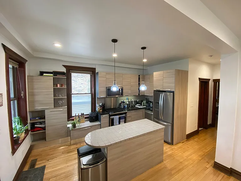2107 N Spaulding Ave — Photo 6