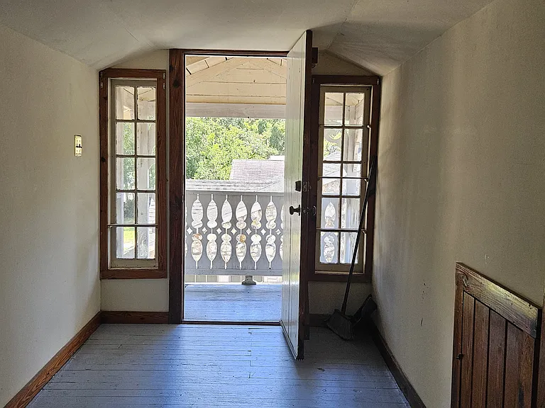 813 SE 2nd Ave #C — Photo 15