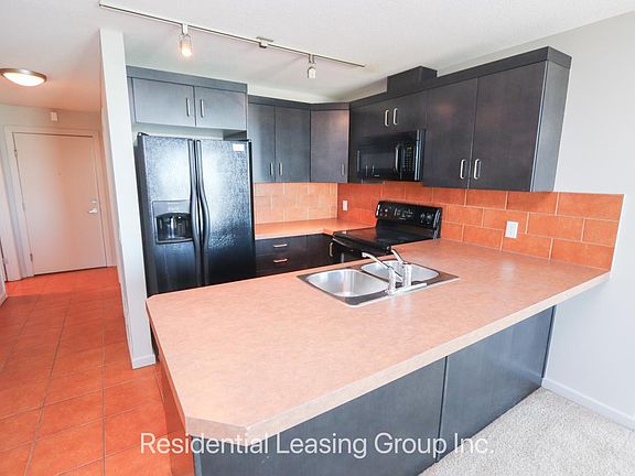 2nd image of 1410 1st St SE #1305