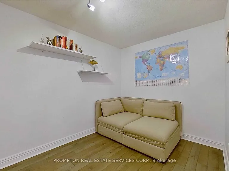 38 Hollywood Ave #123 — Photo 6