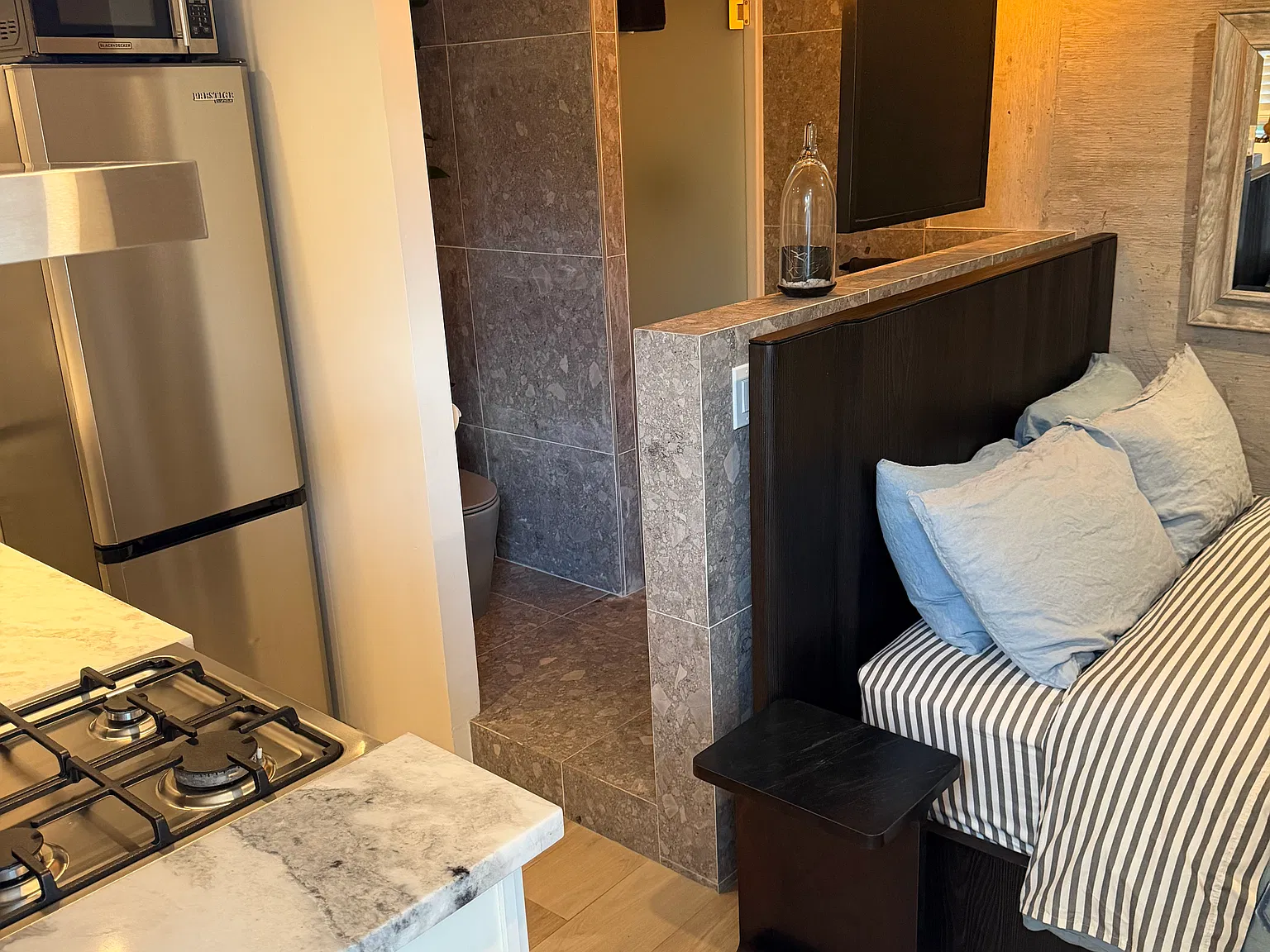 Studio, 220 sqft, $2,200 — Photo 2