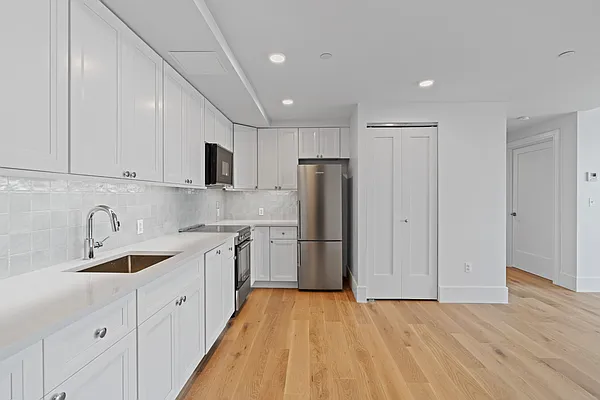 Rented by Modern Spaces | media 6