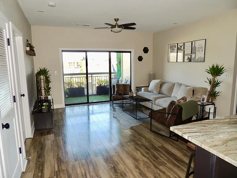 630 Calvert St #302 — Photo 7