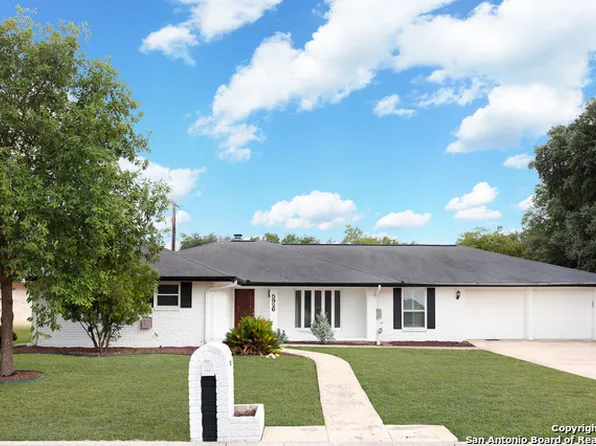 5926 NORTHGAP ST, Windcrest, TX 78239