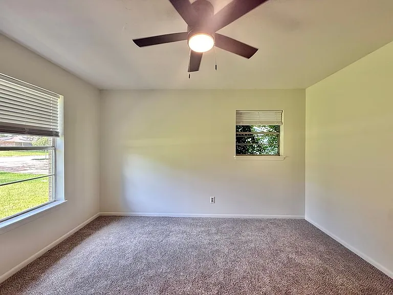 7618 Brookhollow Dr — Photo 16