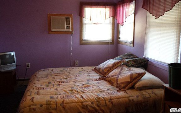 4th image of 21 Tulip Ln