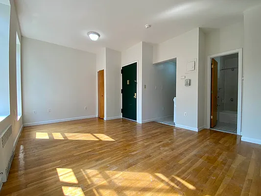 Rented by Bohemia Realty Group | media 14