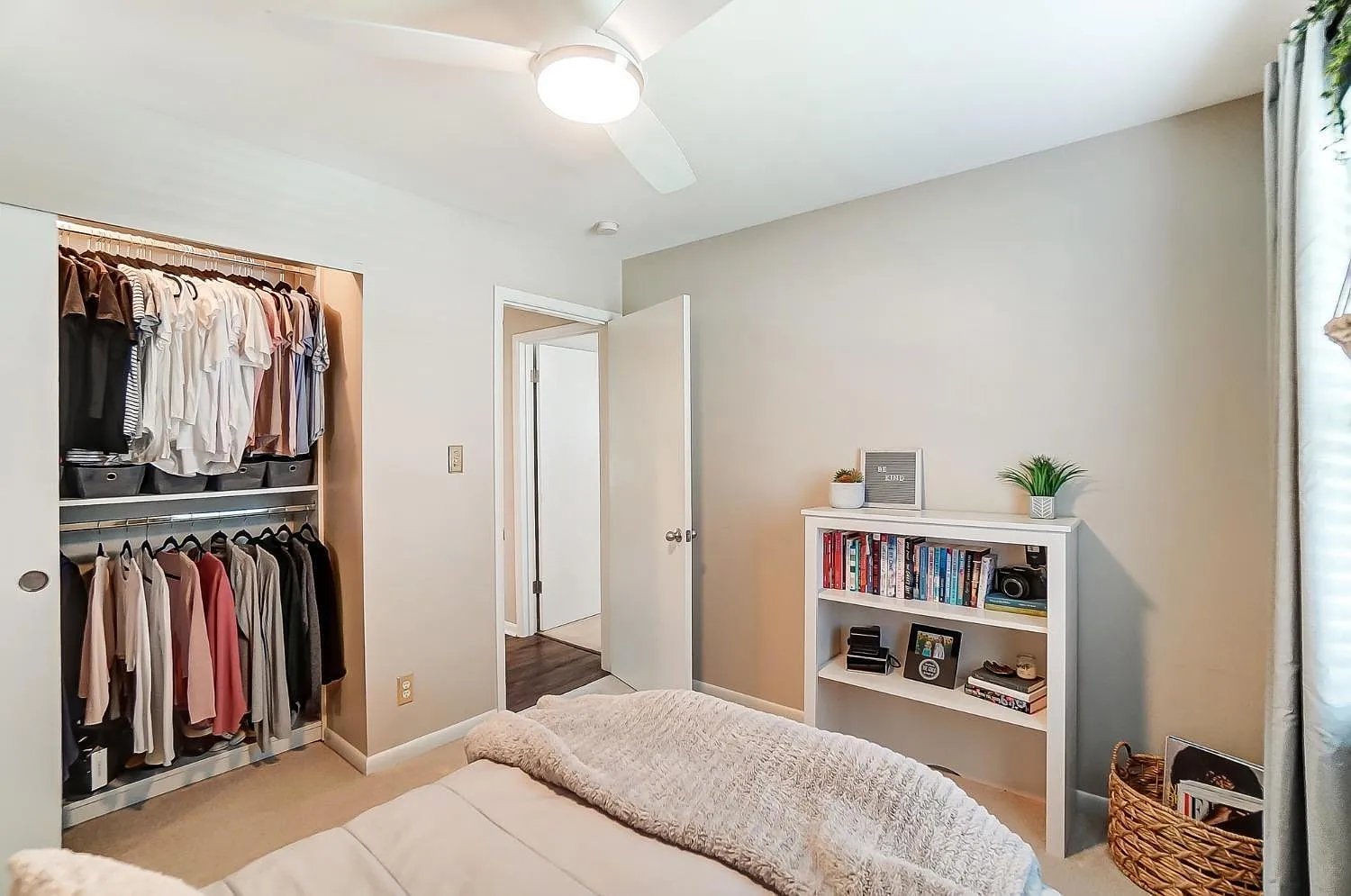 2 bed, 1.5 bath, 843 sqft, $2,600 — Photo 3