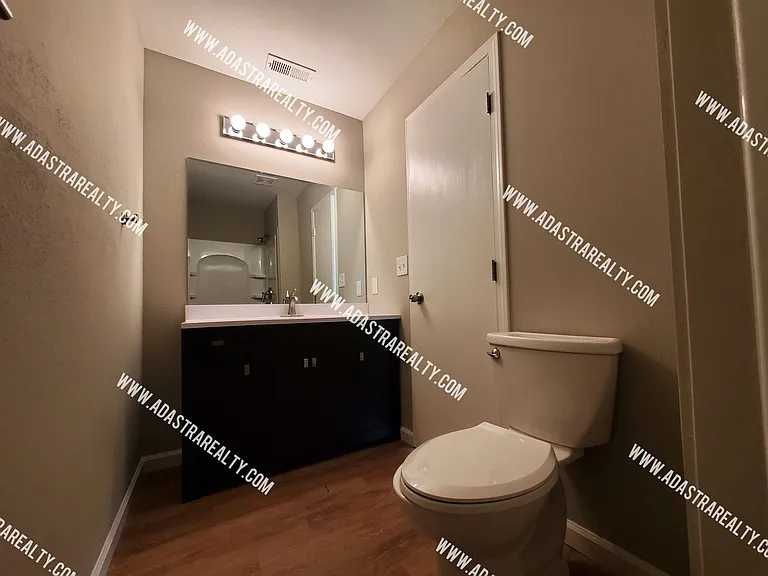 121 Ames St — Photo 10