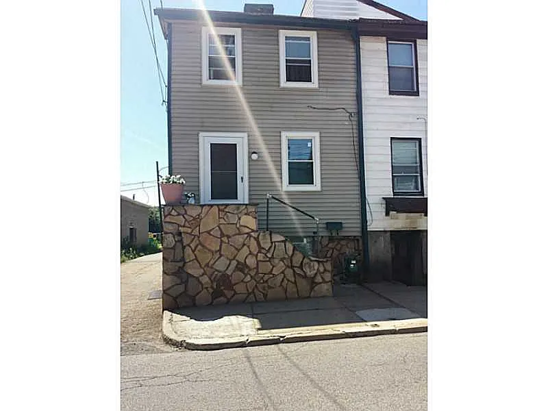 109 13th St photo 1
