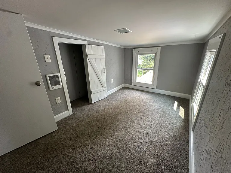 21 Girard Ave — Photo 8