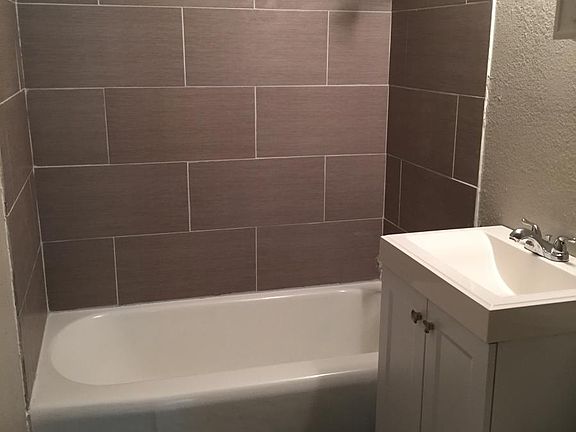 3rd image of 4716 SE 17th St