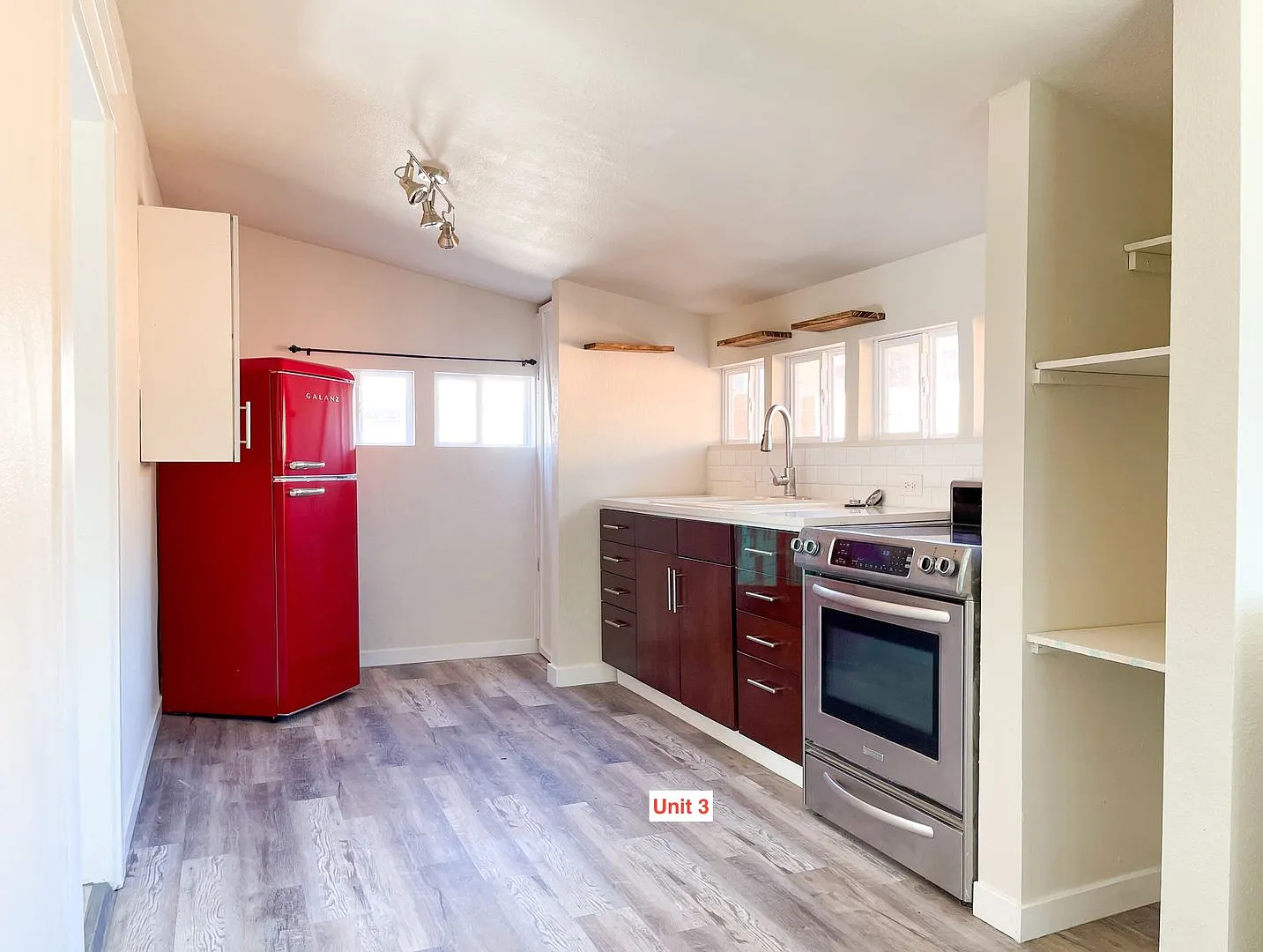 1/2 Off First Months Rent Totally Renovated Studio! Available Now!! — Photo 2