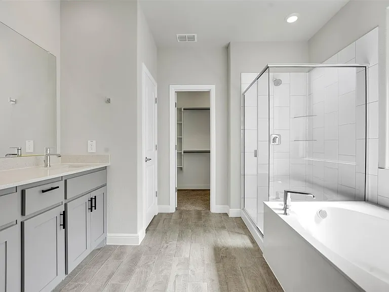 1012 Southwark Dr — Photo 12