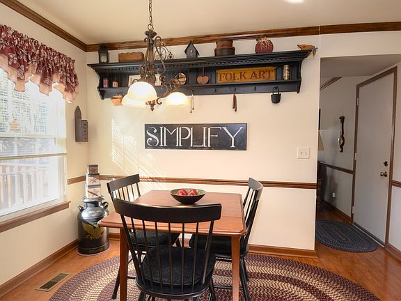 Spacious Eating Area with a Lovely View to the English Garden