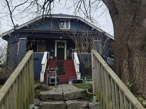 1217 6th Ave, New Westminster, BC V3M 2C1