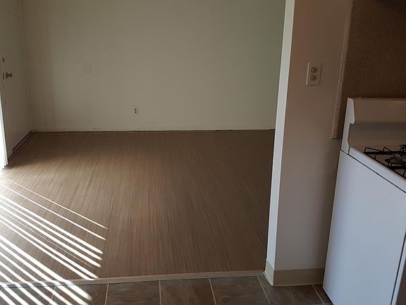 2nd image of 11922 Manor Dr #Z