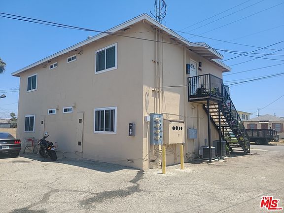 5th image of 10933 Acacia Ave