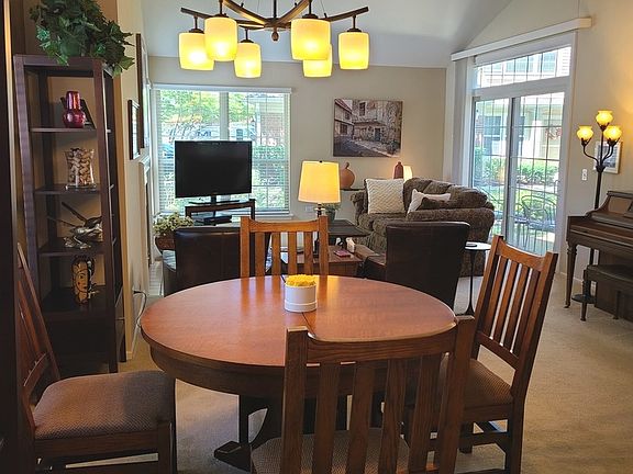 5th image of 1607 Camberley Ct Unit 1