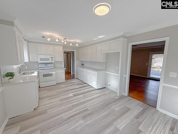 3rd image of 149 Patio Pl