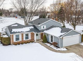 1104 Tracy Ln, Libertyville, IL 60048
