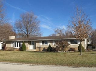 1527 7th St, Orion, IL 61273