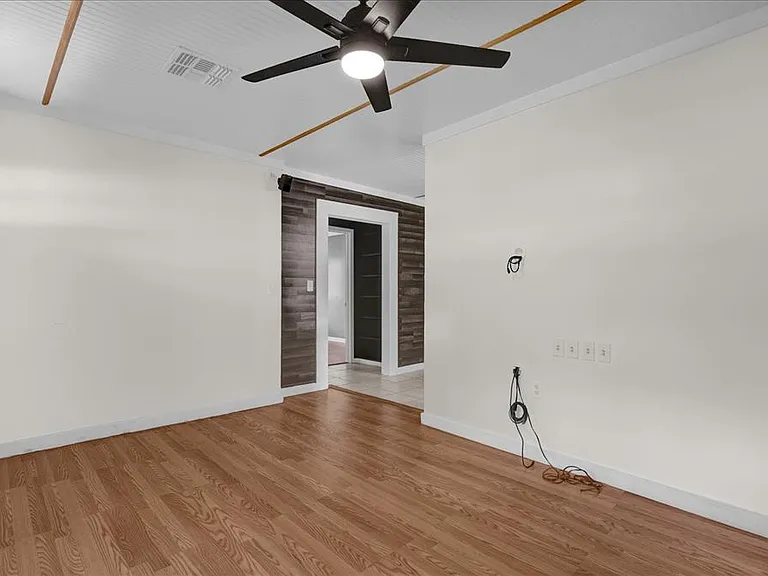 14043 Tennessee Ave — Photo 8