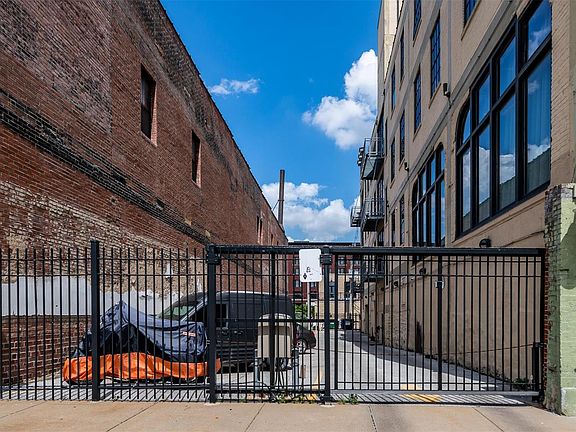 5th image of 2201 Locust St Unit 201