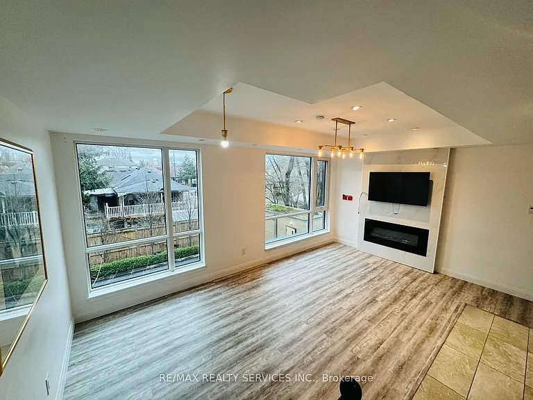 639 Lawrence Ave W #321 — Photo 16
