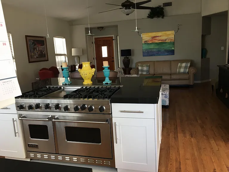 8947 W Lisbon Ln — Photo 9
