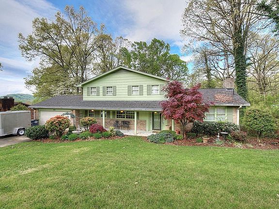 2nd image of 808 Camden Dr