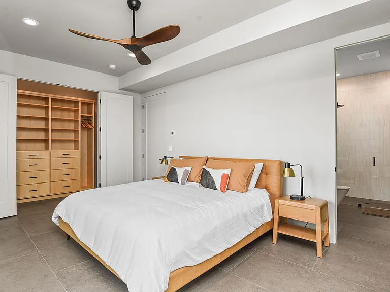 203 W Shoreline Ln — Photo 17