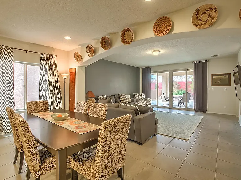 613 Palo Alto Dr NE — Photo 4