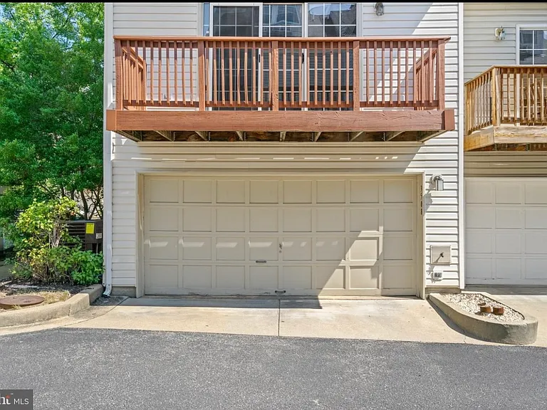 3508 Clay Creek Ct — Photo 32