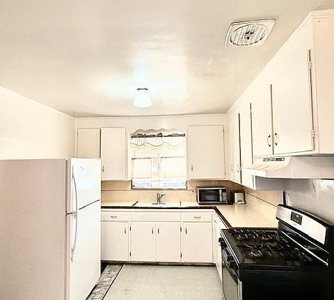 3rd image of 241 Martha St