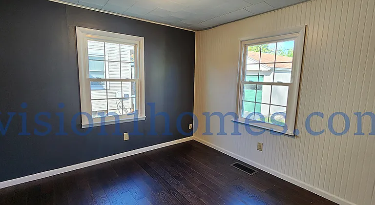2076 W Wayne St — Photo 13