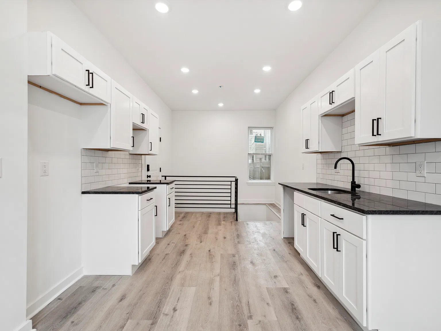 2 bed, 878 sqft, $1,400 — Photo 1