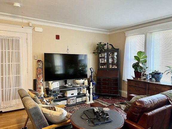 4th image of 38 Crescent St #1A