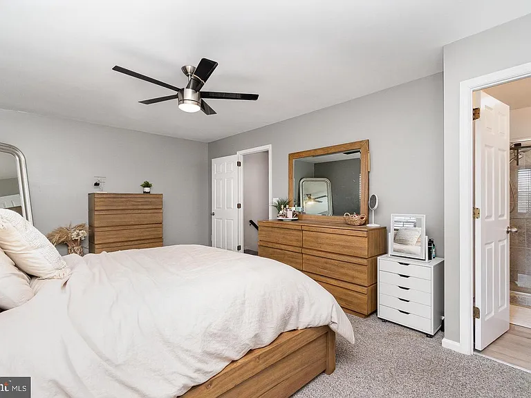 407 Cambridge Ct — Photo 17