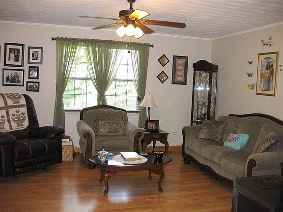 2nd image of 252 Campbell Dr